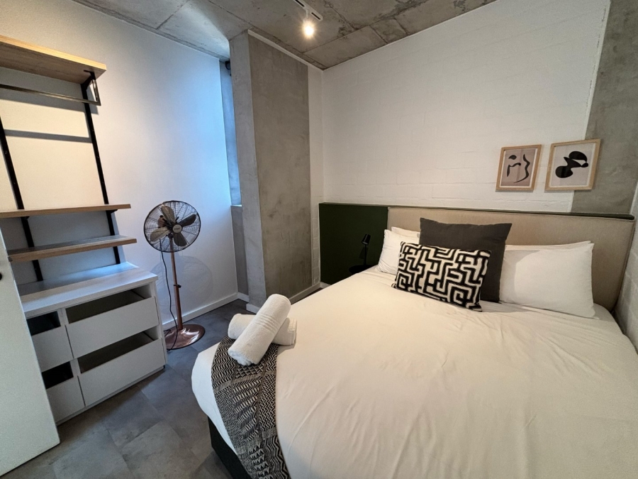 2 Bedroom Property for Sale in Sea Point Western Cape